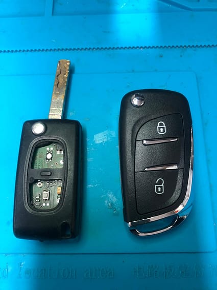 Coque de clé télécommande de voiture
cle 207
cle clio 3